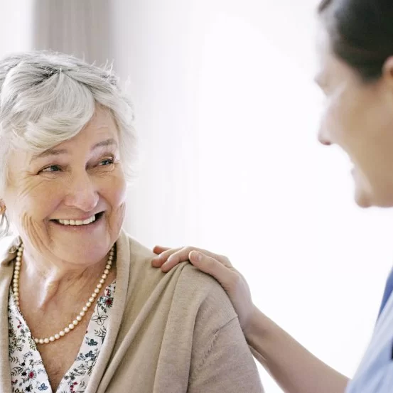 Imagine o sorriso no rosto de seu paciente! Nós ajudamos você a deixar seus pacientes satisfeitos e felizes oferecendo a eles o tratamento mais adequado de uma maneira tão confortável que pode até superar suas expectativas. Explore como o GALILEI G4 ColorZ pode auxiliá-lo com isto.